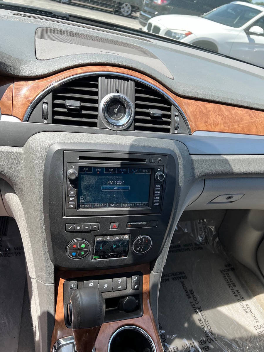 Used 2011 Buick Enclave CXL FWD image 12