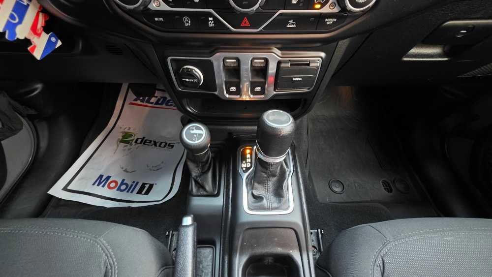 Used 2023 Jeep Wrangler Sport AWD/4WD image 16