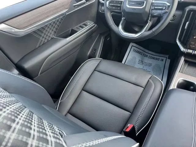 New 2026 GMC Acadia Denali w/ Super Cruise Package FWD image 24