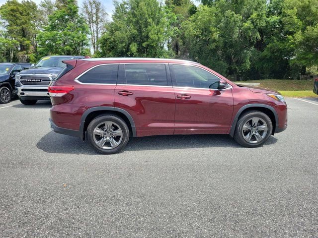 Used 2017 Toyota Highlander Limited Platinum image 9