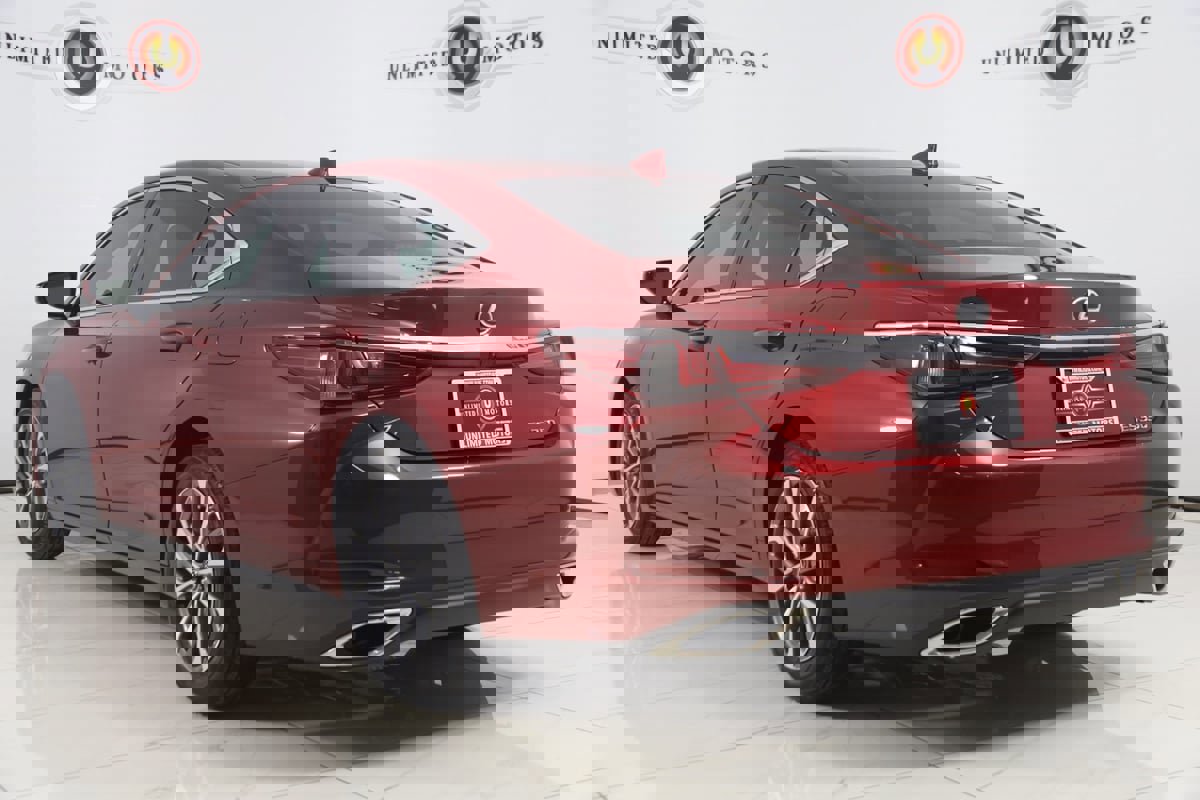 Used 2024 Lexus ES 350 image 4