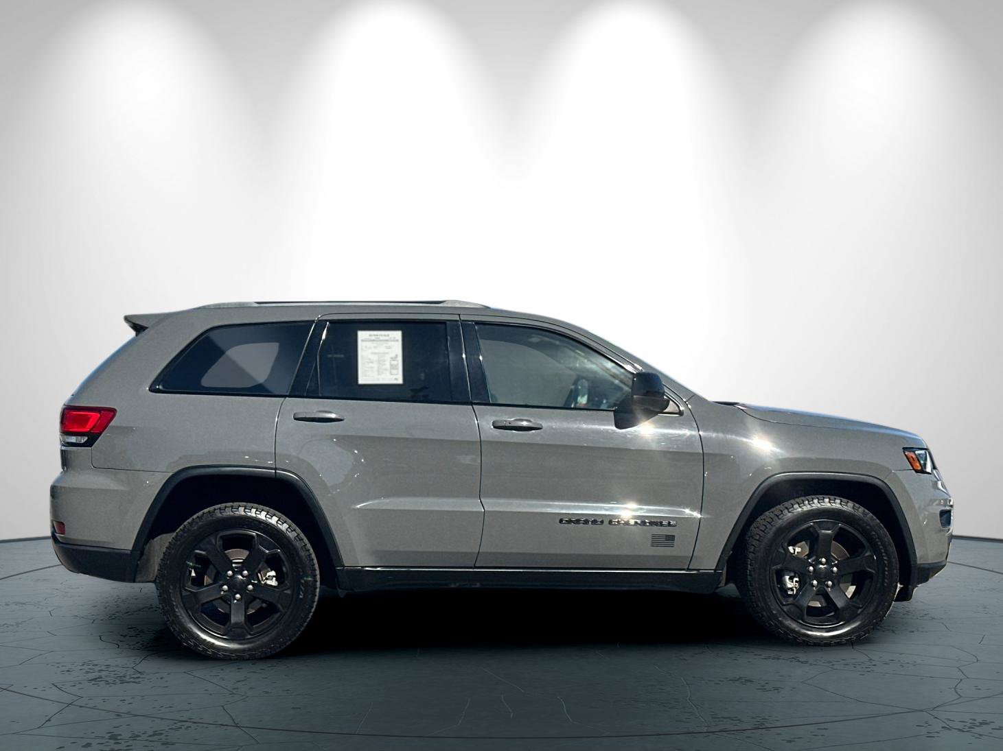 Used 2021 Jeep Grand Cherokee Freedom Edition AWD/4WD image 3