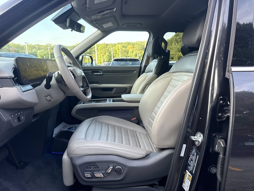 Used 2024 Kia EV9 Land AWD/4WD image 13