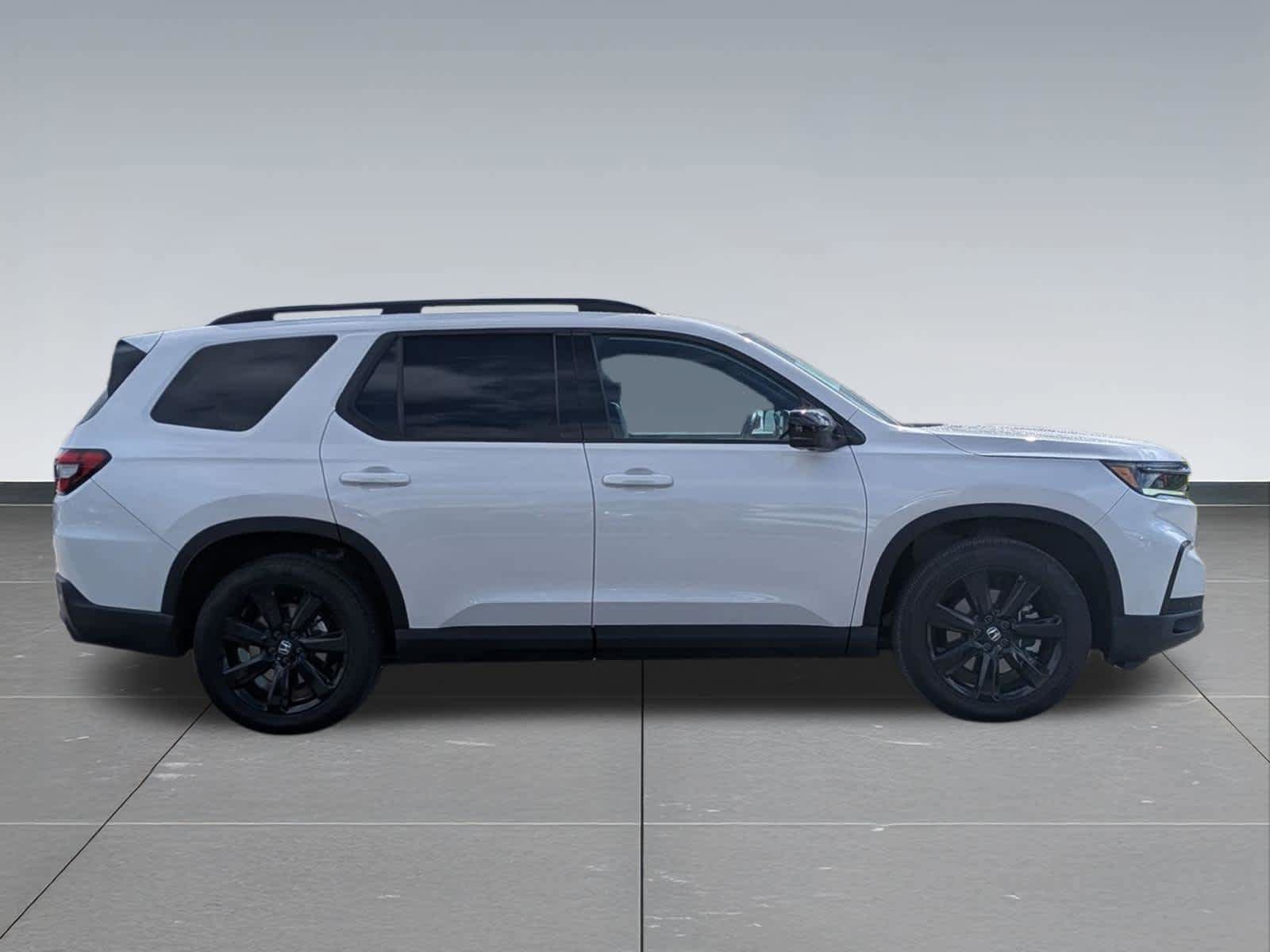 Used 2025 Honda Pilot Black Edition image 6