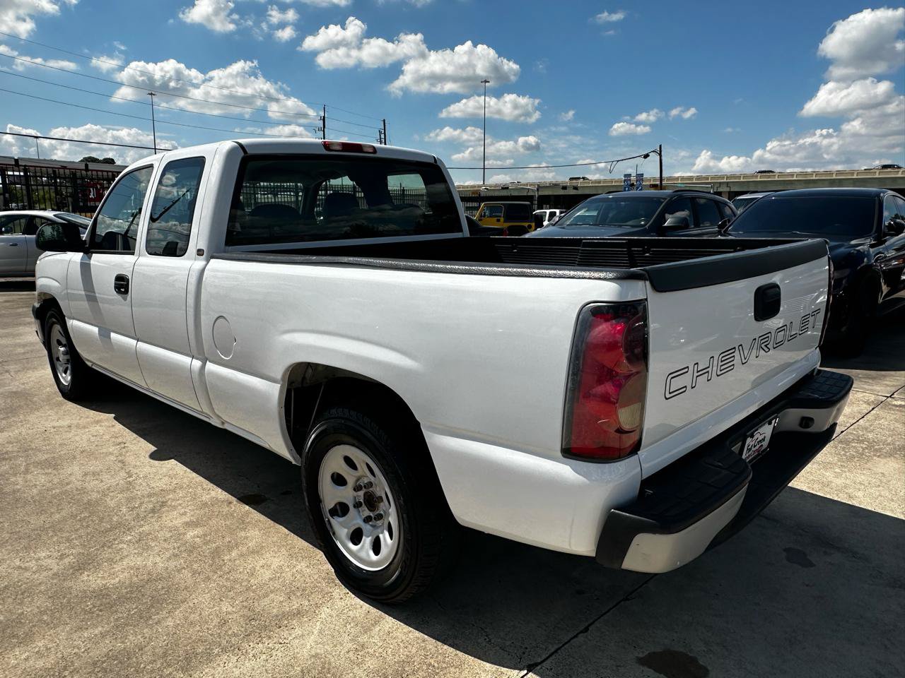 Used 2005 Chevrolet Silverado 1500 W/T RWD image 4