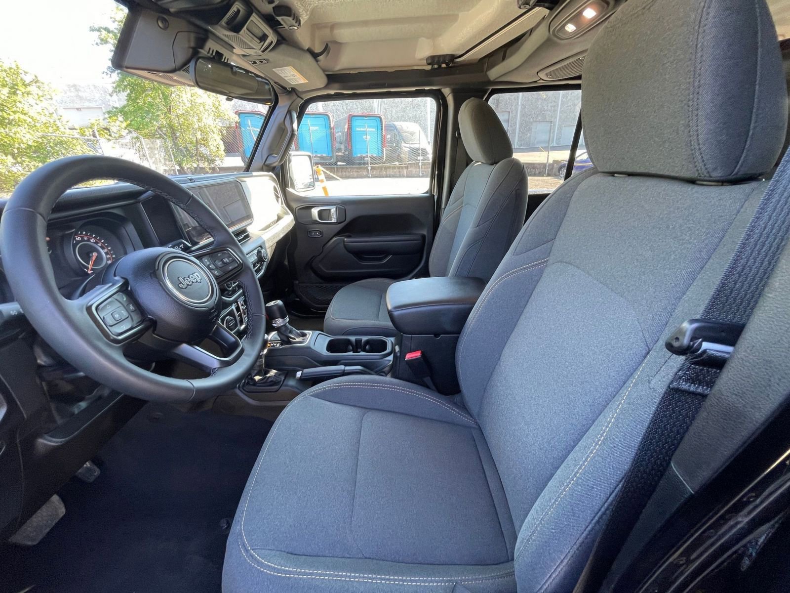 Used 2025 Jeep Wrangler Sport S AWD/4WD image 25