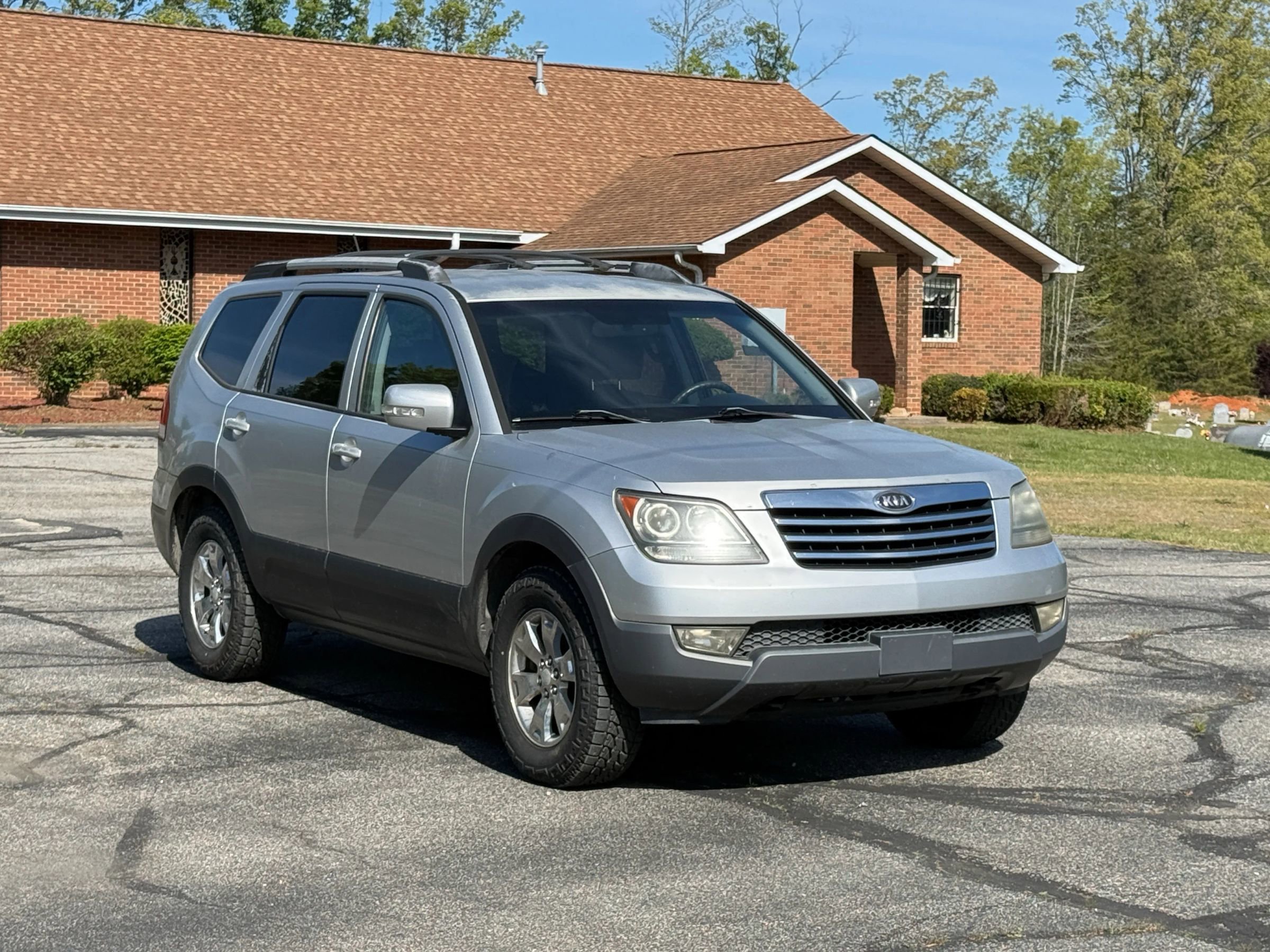 Used 2009 Kia Borrego EX w/ Leather Pkg image 1
