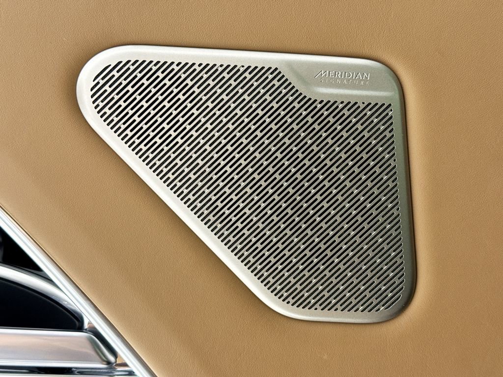 Used 2024 Land Rover Range Rover Long Wheelbase Autobiography image 24