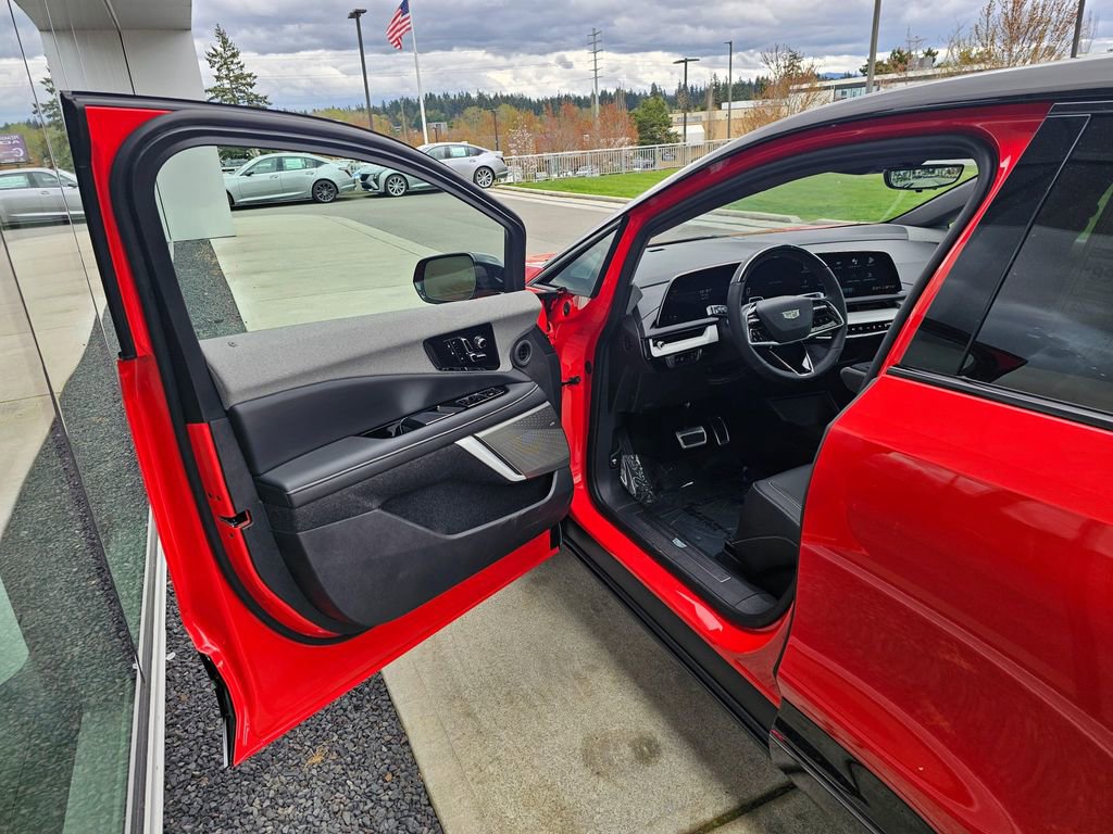 New 2026 Cadillac Optiq Sport 1 image 18