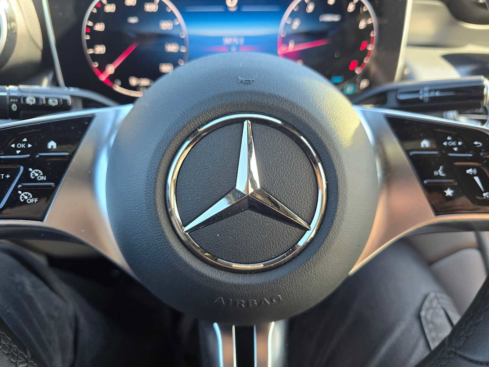 Used 2026 Mercedes-Benz GLC 300 image 24