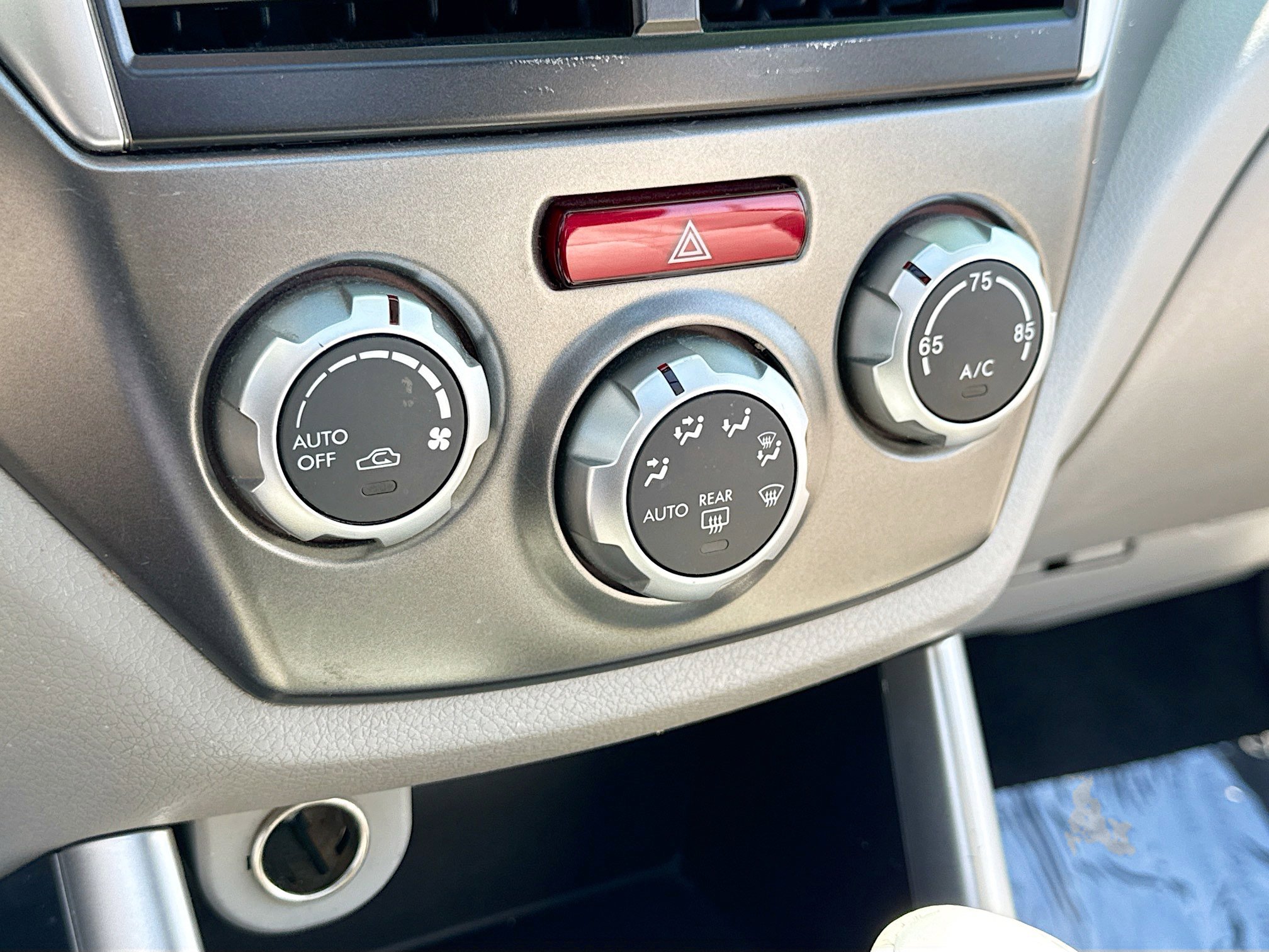 Used 2012 Subaru Forester 2.5X Limited image 10