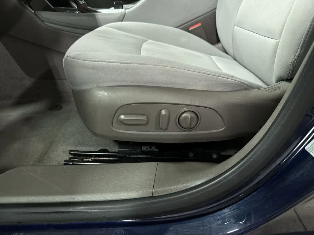Used 2018 Chevrolet Malibu LT image 23