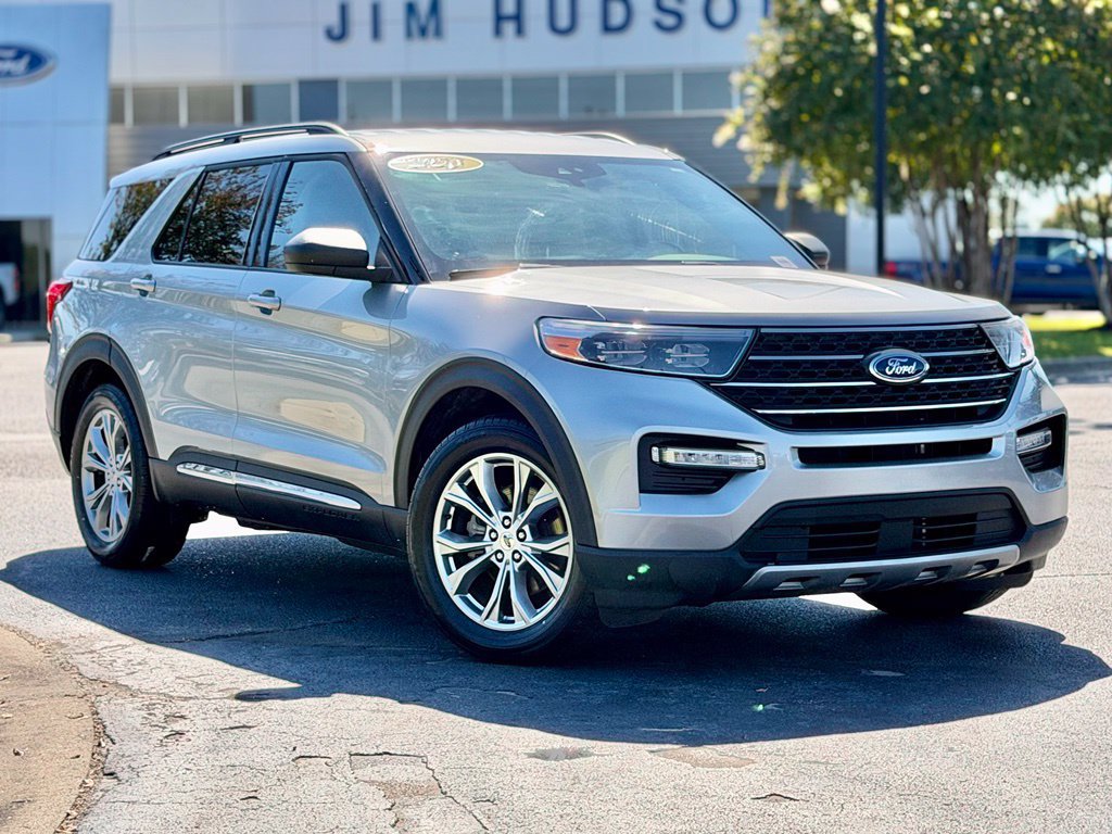Used 2023 Ford Explorer XLT w/ Equipment Group 202A RWD image 2