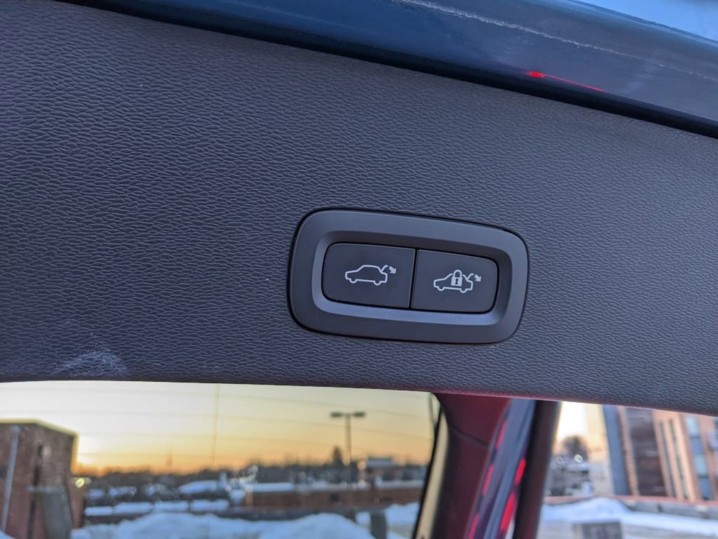 Certified 2023 Volvo C40 P8 Recharge Plus image 29