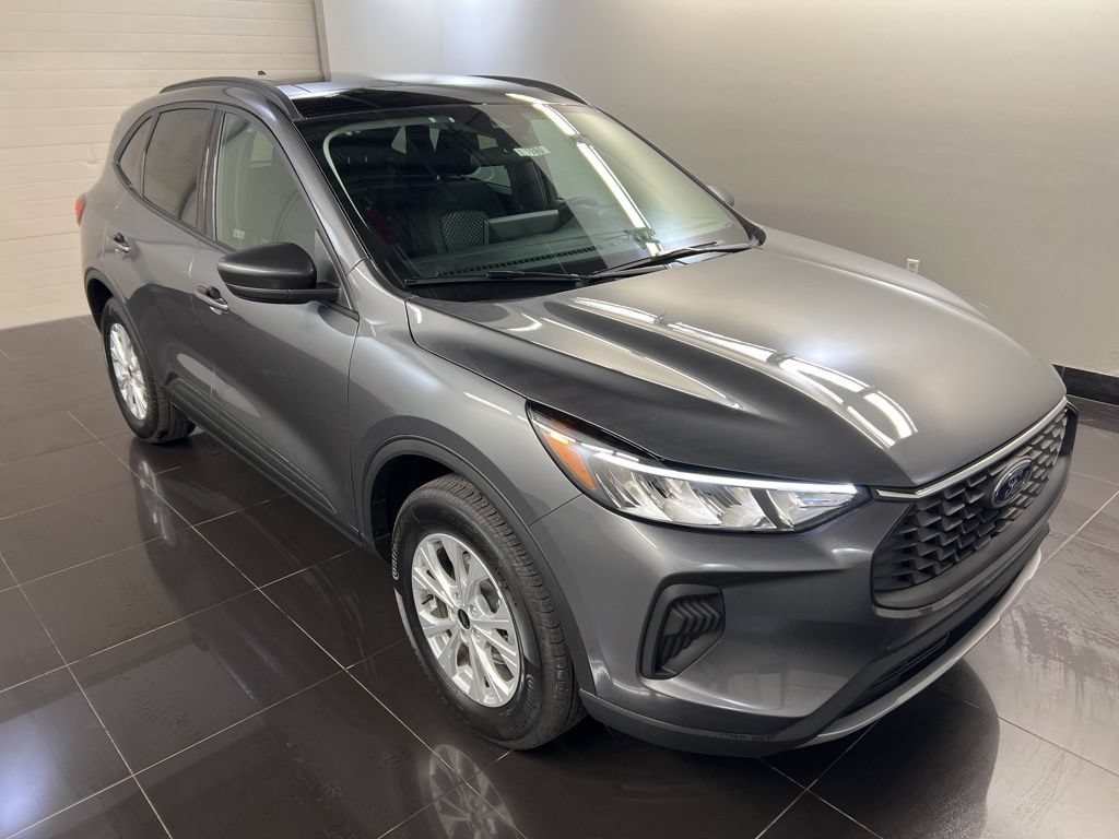 New 2026 Ford Escape Active w/ Tech Pack #1 AWD/4WD image 1