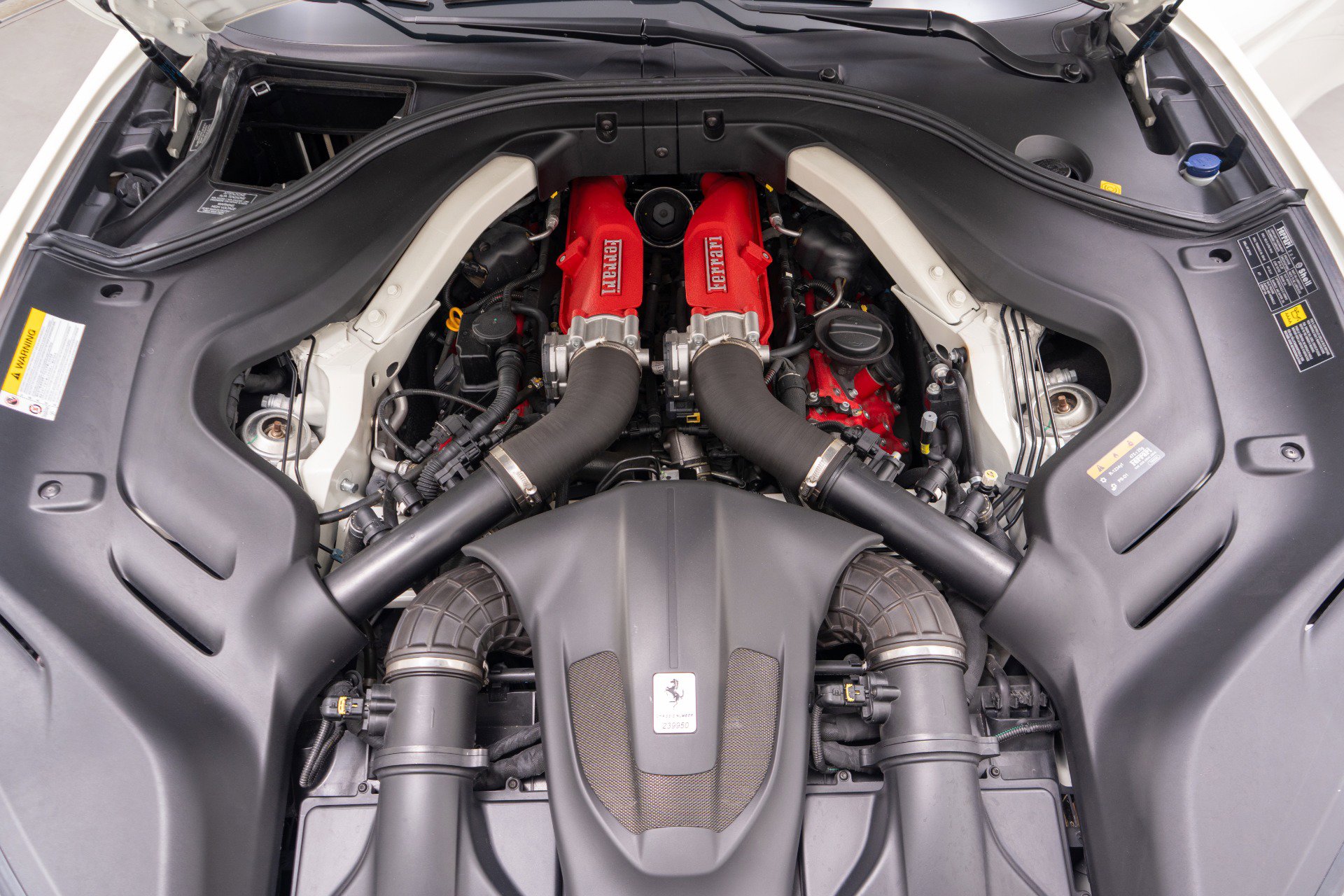 Used 2019 Ferrari Portofino RWD image 12