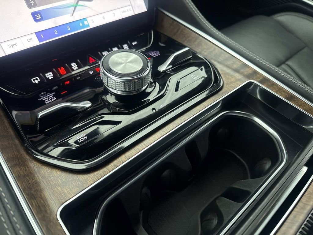 Used 2023 Jeep Grand Wagoneer 4WD image 25