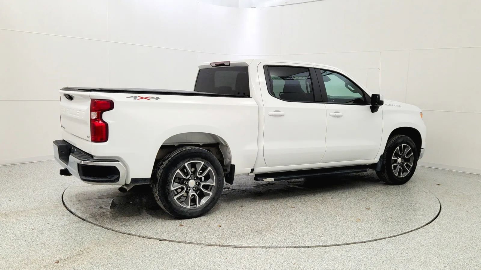Used 2023 Chevrolet Silverado 1500 LT image 7