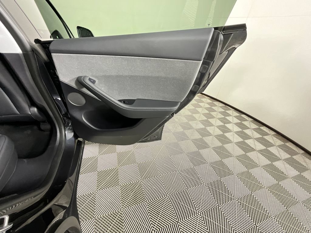 Used 2026 Tesla Model Y Long Range RWD image 23