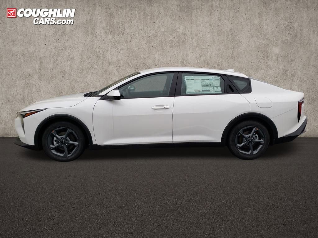 New 2025 Kia K4 LXS image 4