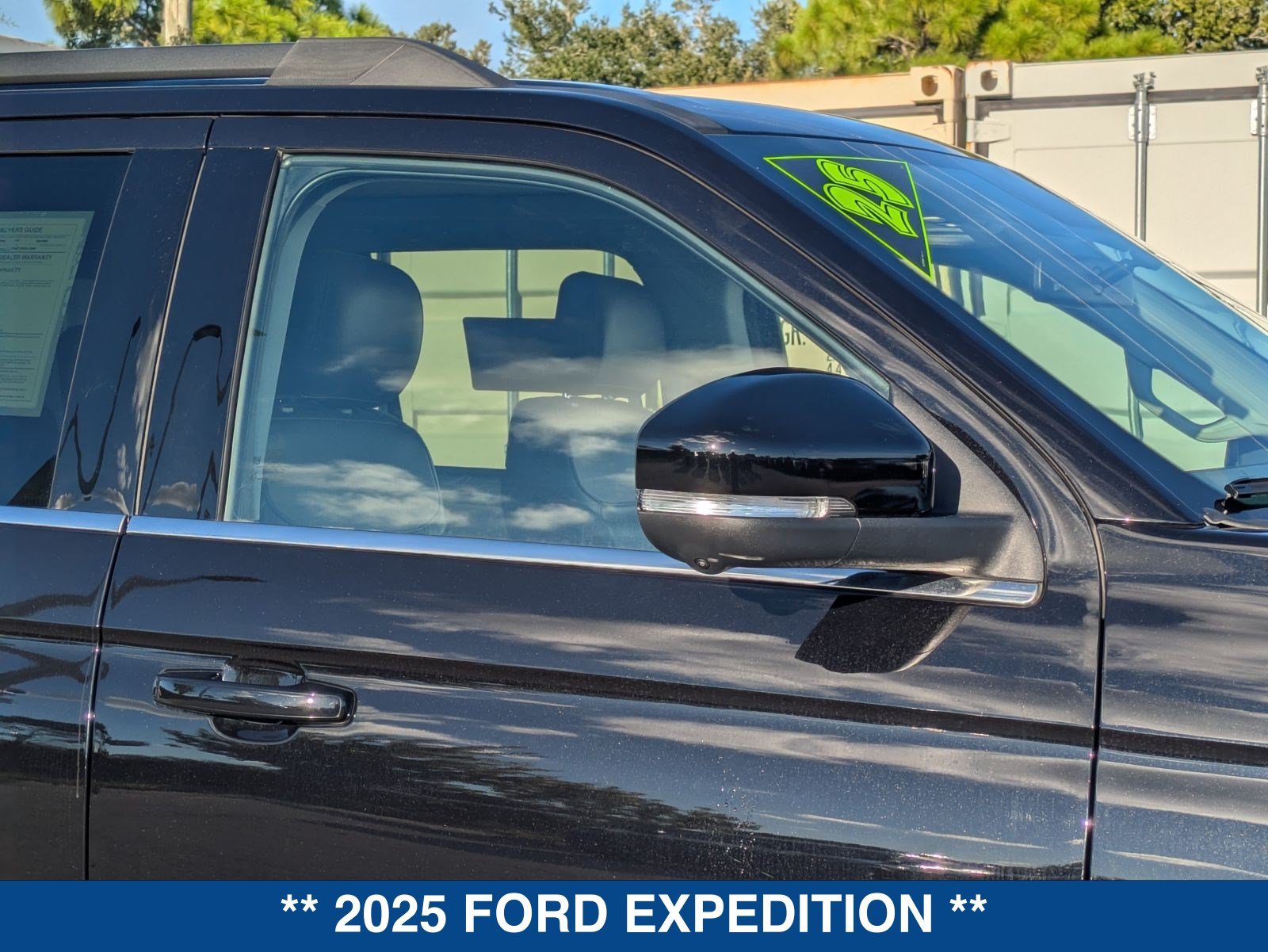 Used 2025 Ford Expedition Active AWD/4WD image 11