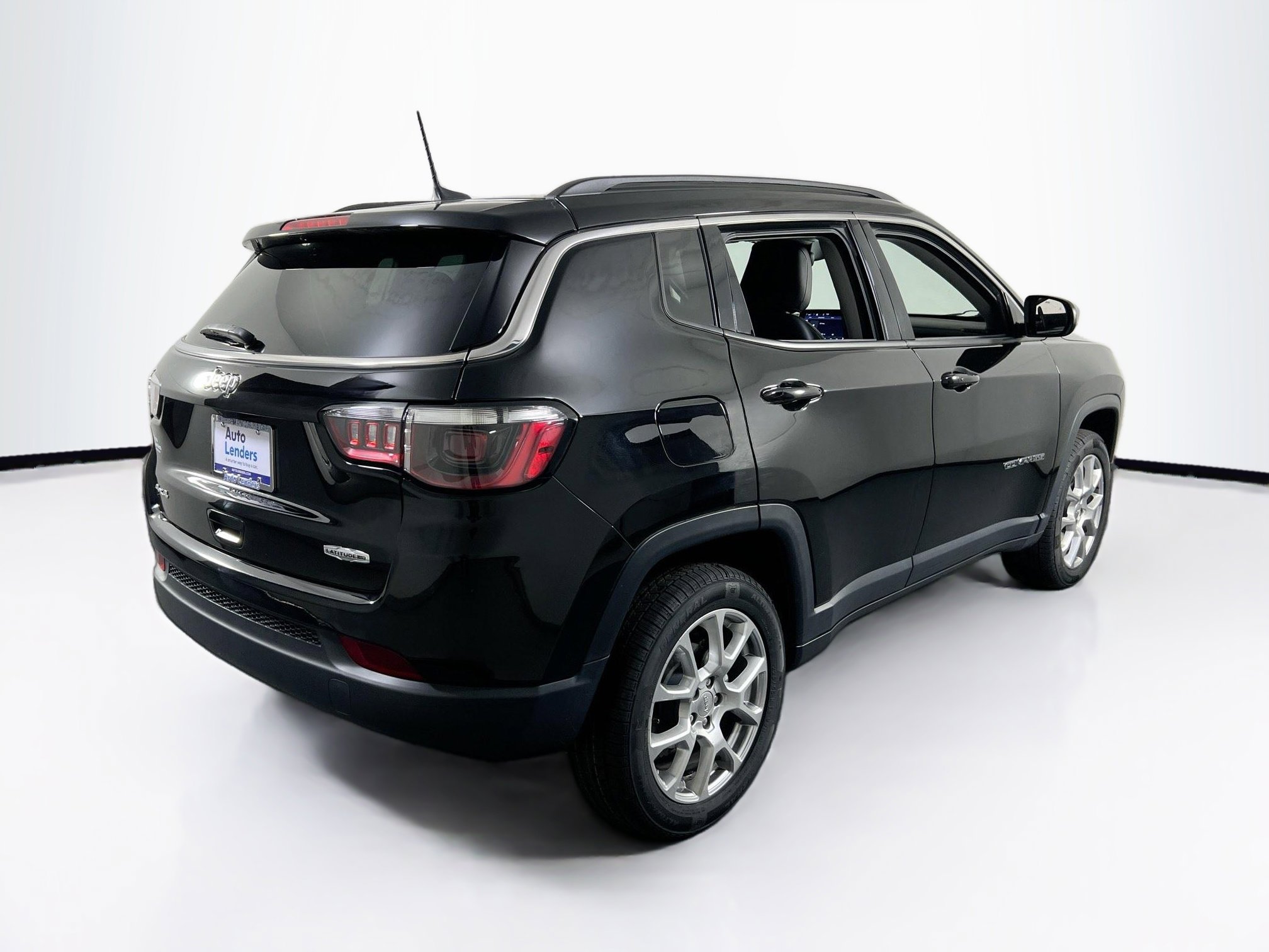 Used 2022 Jeep Compass Latitude image 5