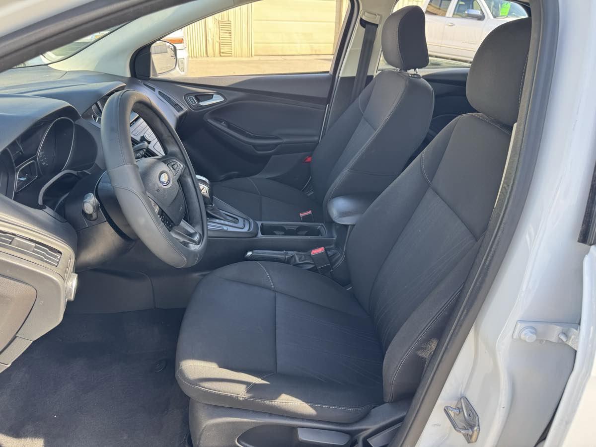 Used 2016 Ford Focus SE FWD image 21
