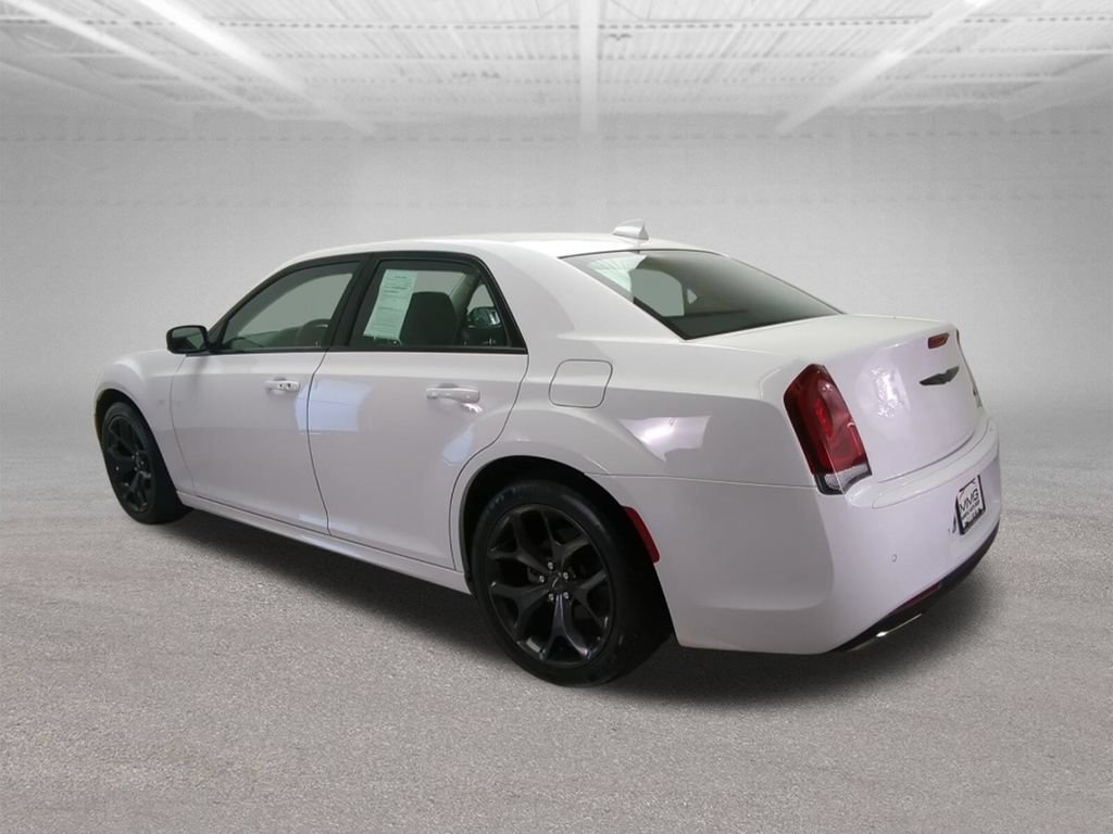 Used 2022 Chrysler 300 Touring L RWD image 5