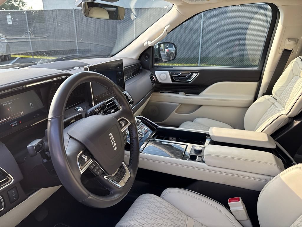 Certified 2023 Lincoln Navigator L Black Label AWD/4WD image 9