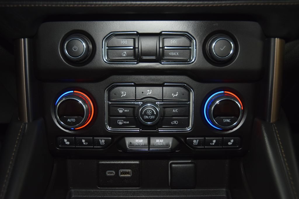 Used 2023 Chevrolet Tahoe High Country AWD/4WD image 34