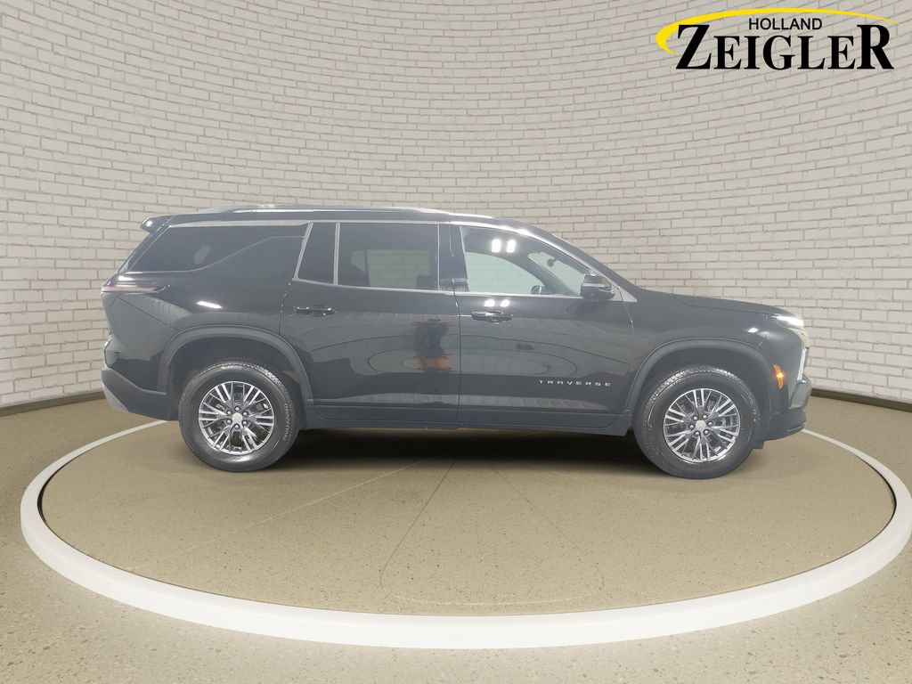 Used 2026 Chevrolet Traverse LT w/ Driver Confidence Package AWD/4WD image 4