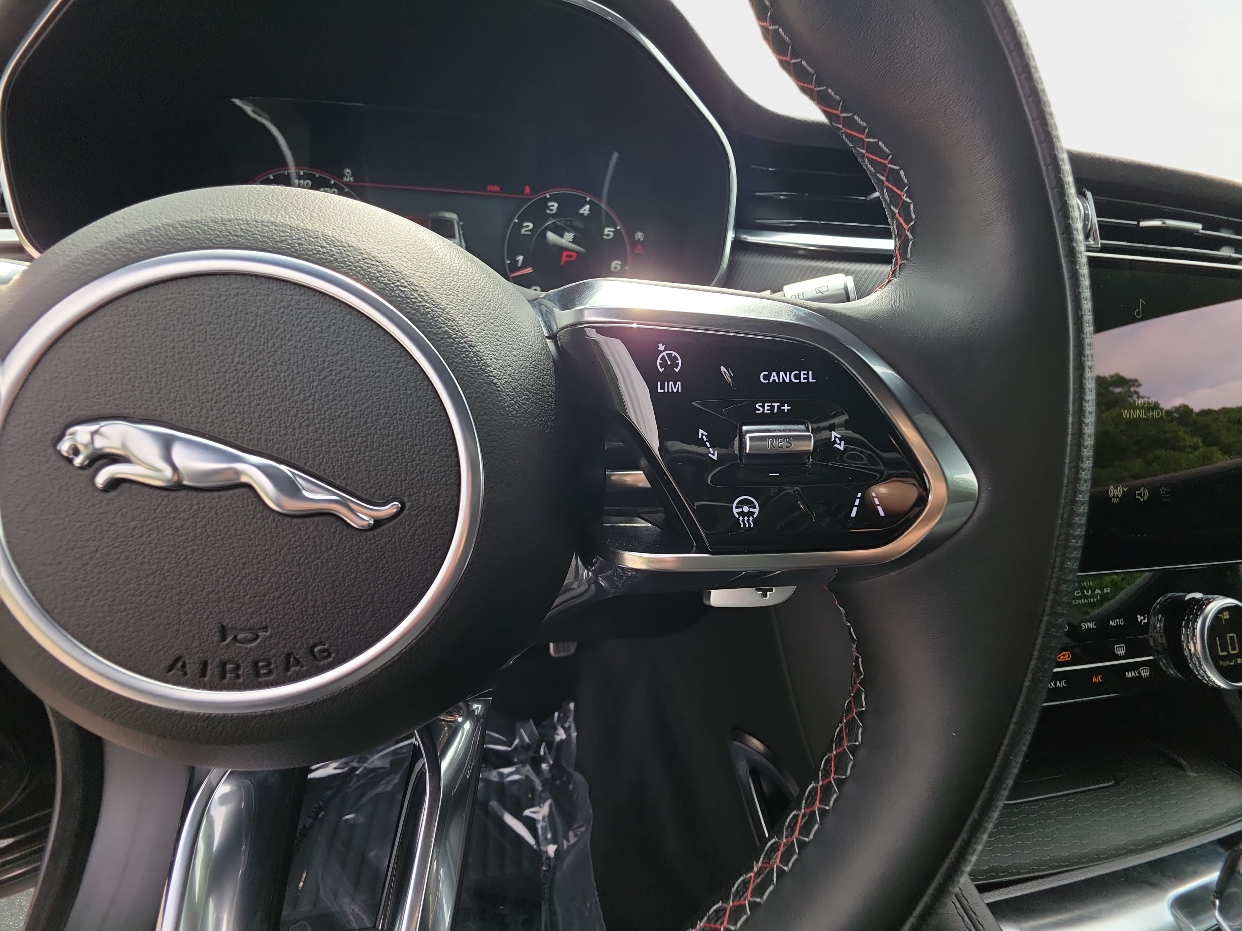 Certified 2022 Jaguar F-PACE SVR AWD/4WD image 18