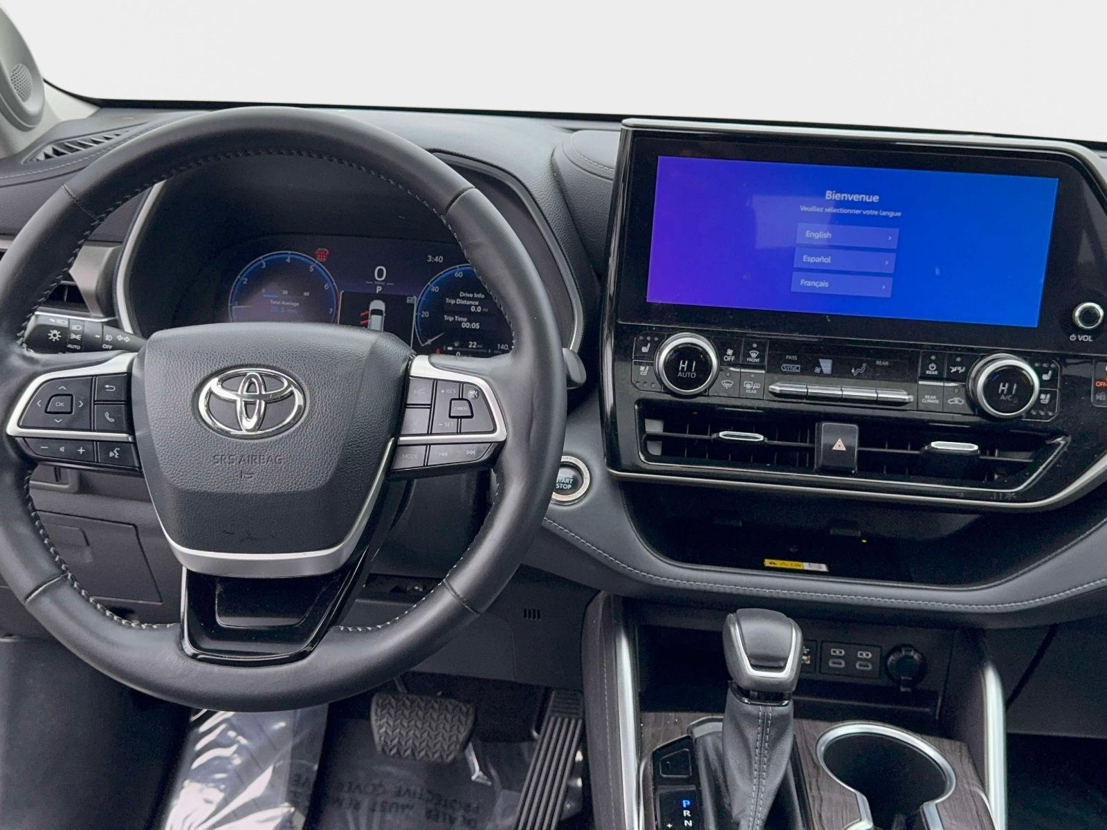 Used 2023 Toyota Highlander Limited AWD/4WD image 11