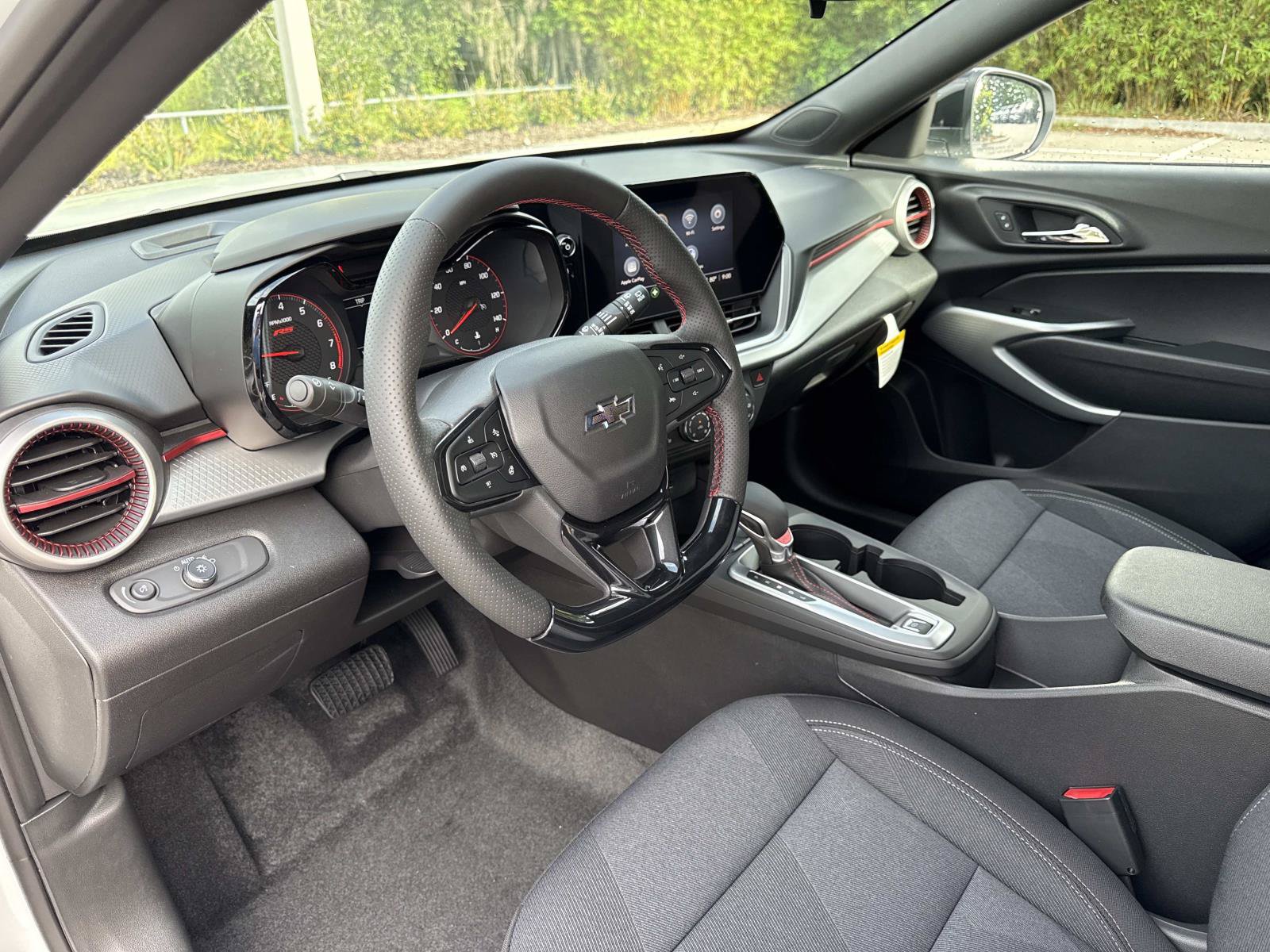 New 2026 Chevrolet Trax RS w/ Sunroof Package FWD image 21