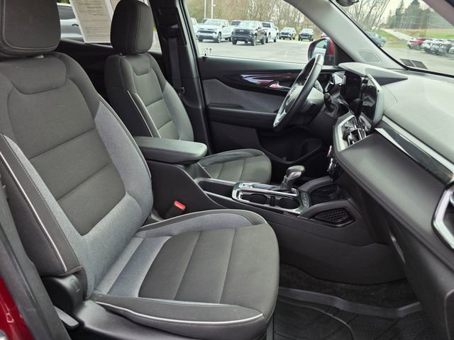Used 2024 Chevrolet TrailBlazer LT w/ LT Cold Weather Package image 18