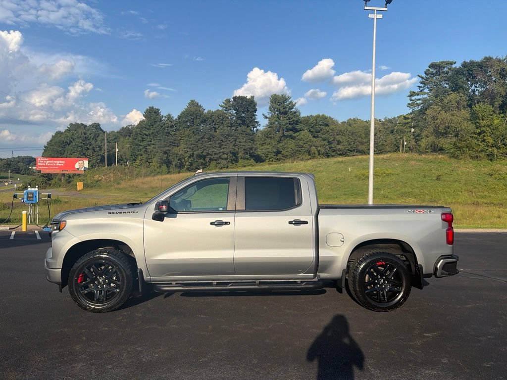 Used 2024 Chevrolet Silverado 1500 RST w/ Redline Edition AWD/4WD image 5