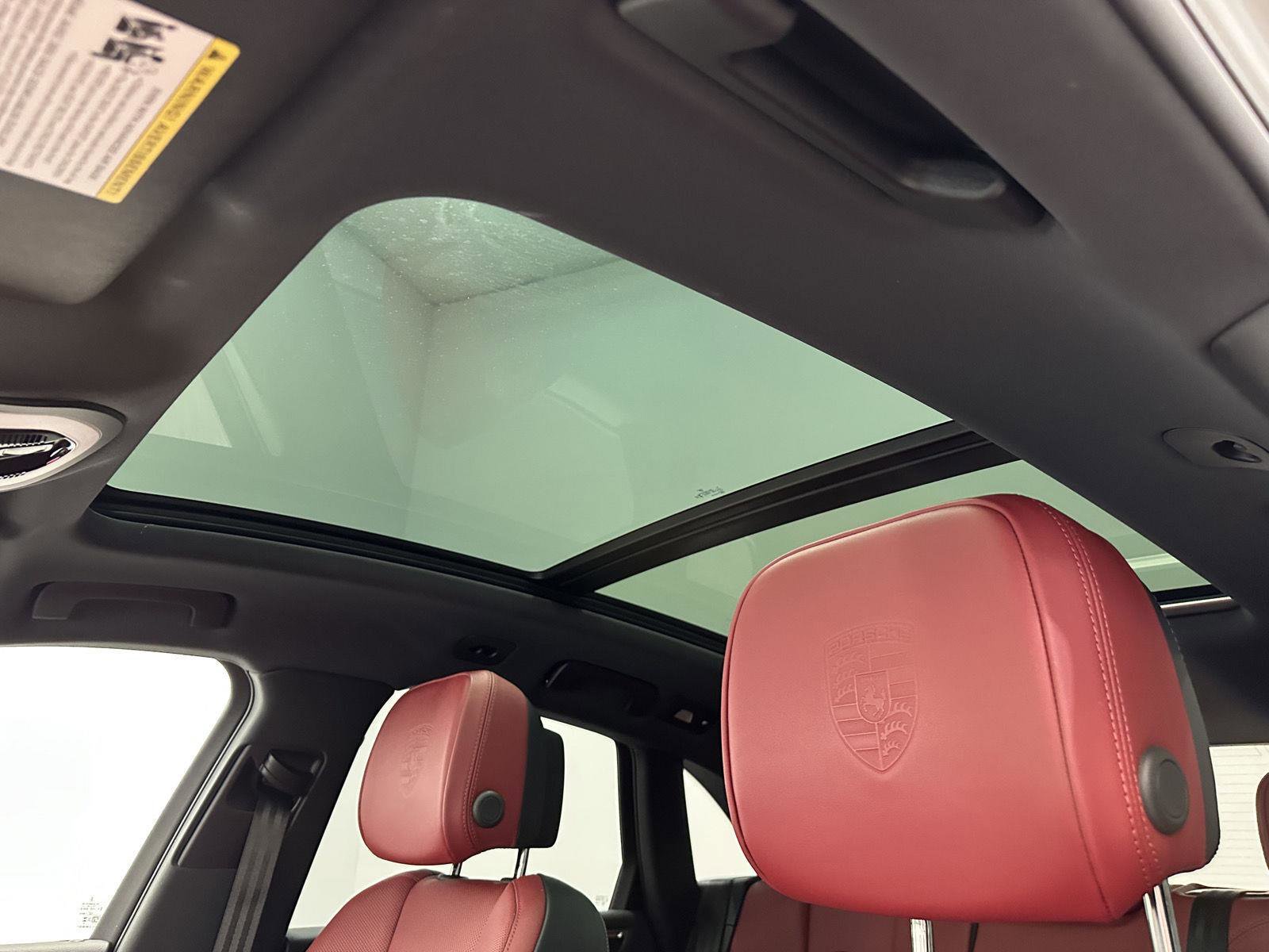 Certified 2025 Porsche Macan image 21