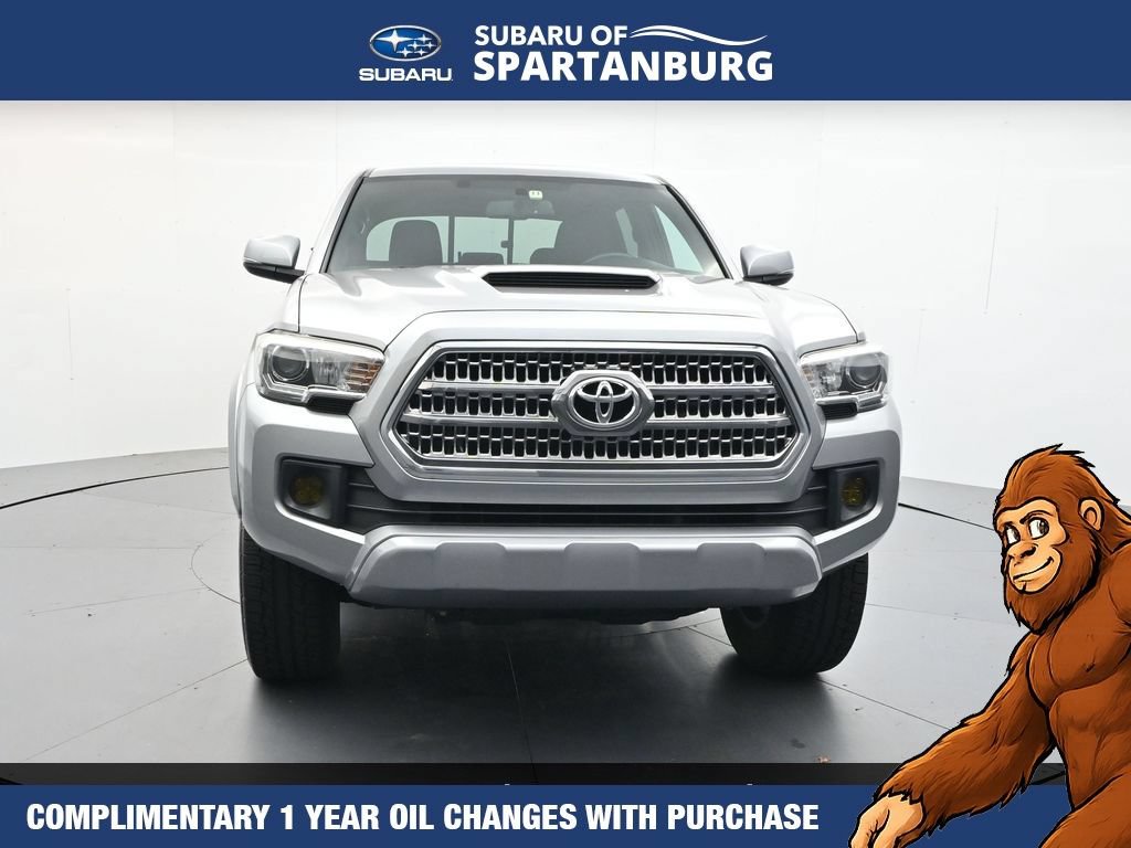 Used 2016 Toyota Tacoma TRD Sport w/ Premium & Technology Package AWD/4WD image 2