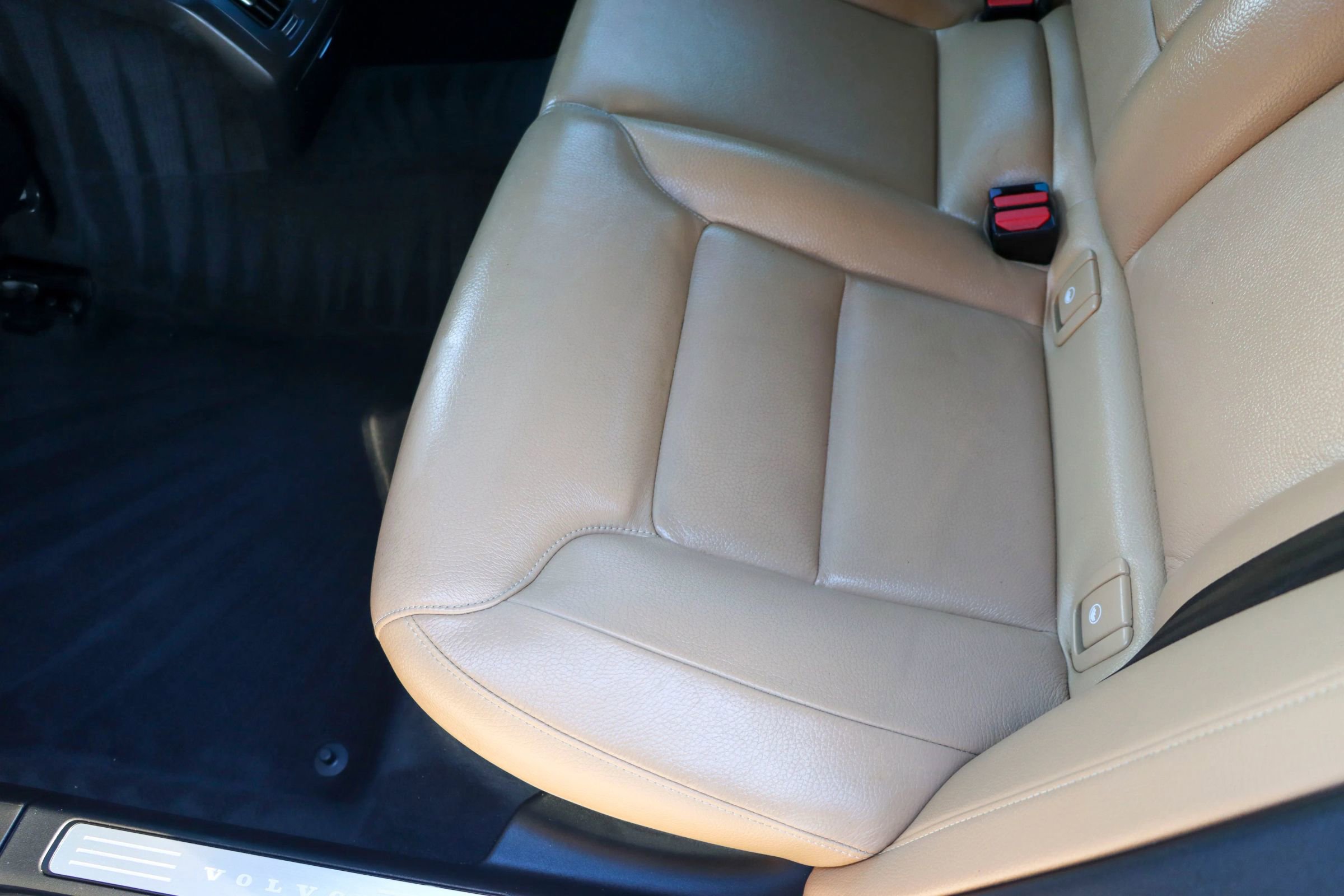 Used 2019 Volvo S90 T6 Momentum image 18