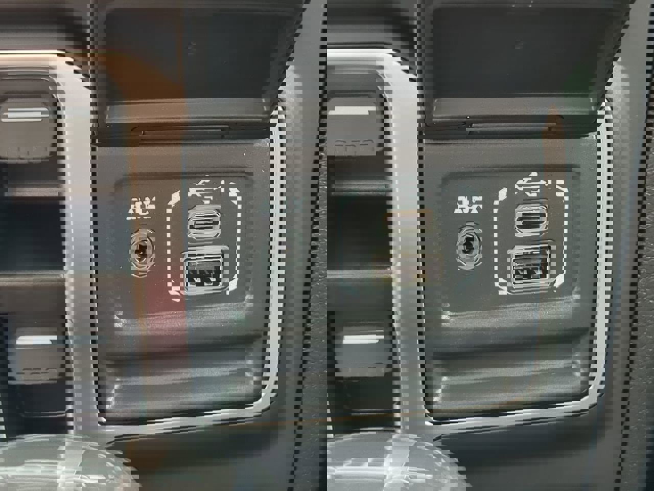 New 2025 Jeep Gladiator Sport image 19