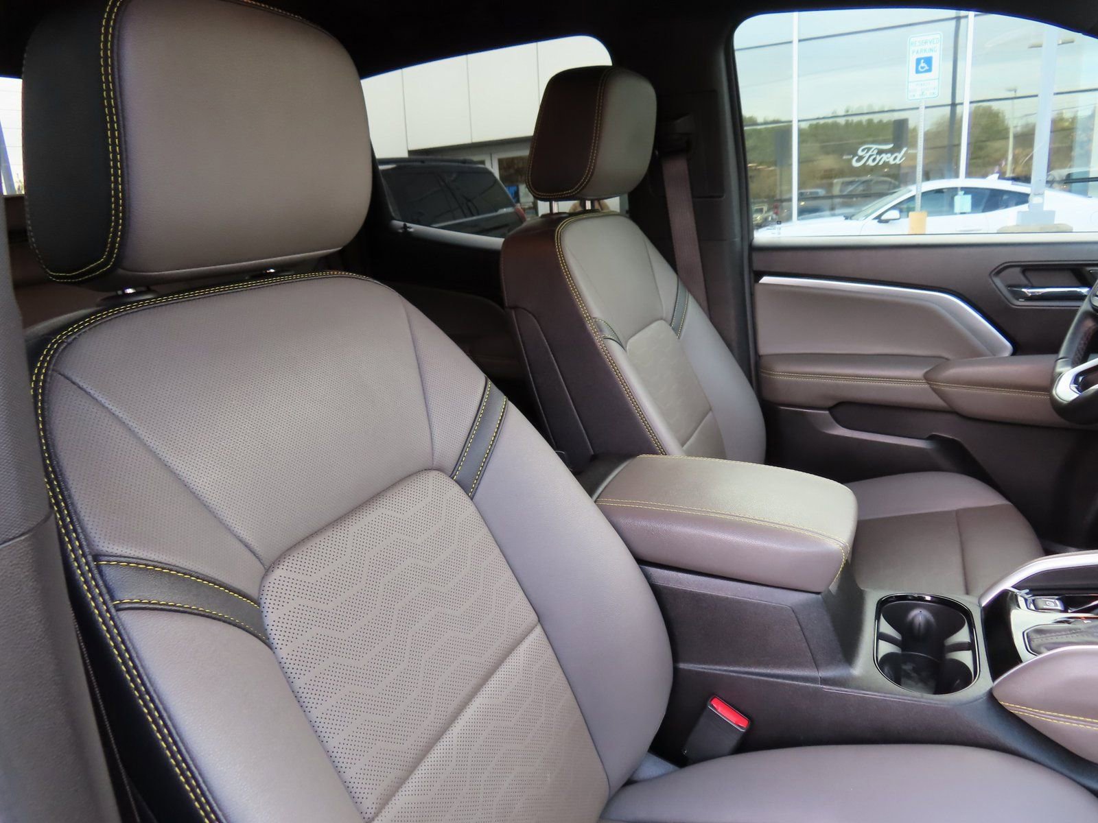 Used 2023 Chevrolet Colorado ZR2 w/ ZR2 Convenience Package III image 39