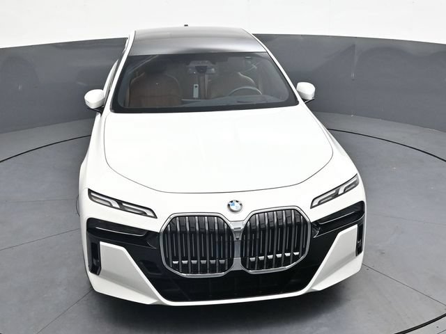 Used 2024 BMW 740i xDrive AWD/4WD image 28
