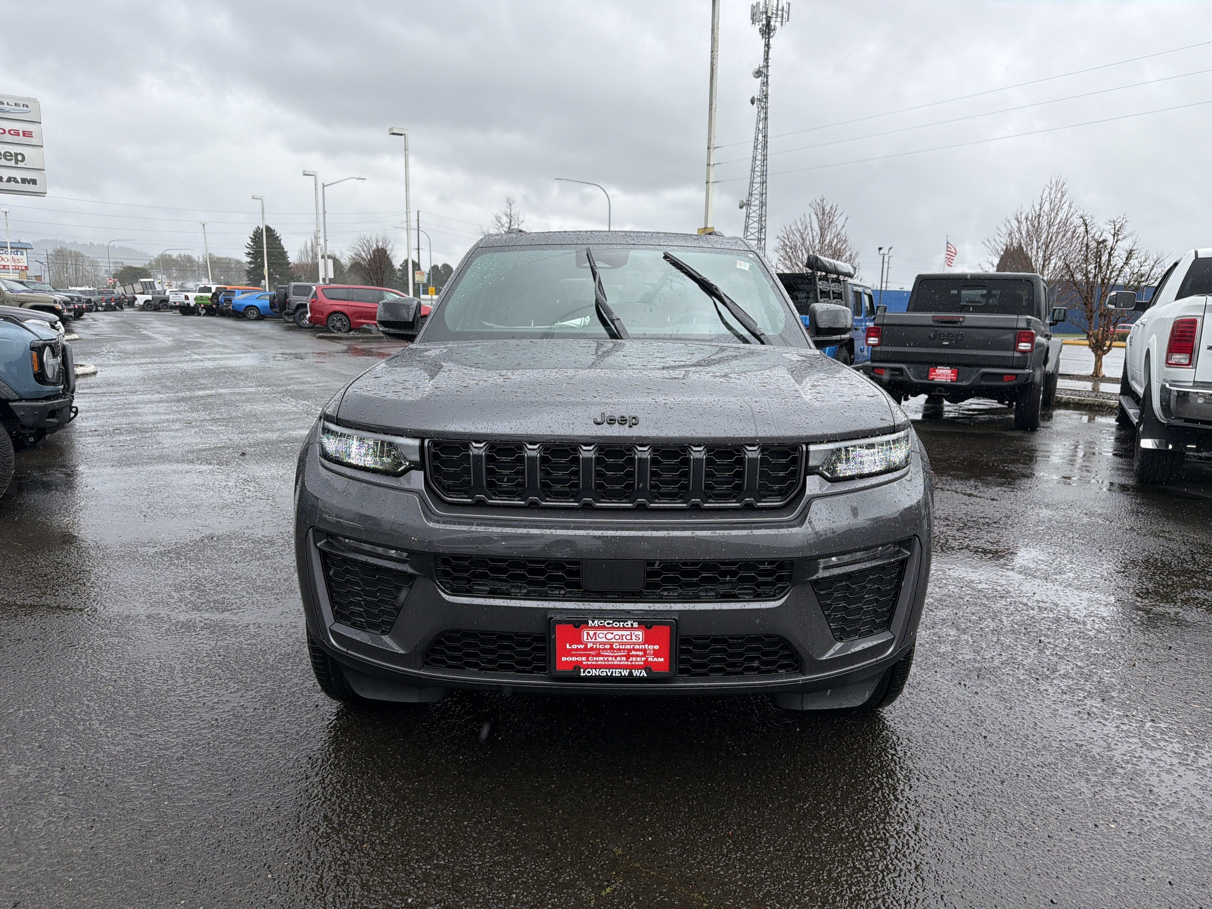 New 2026 Jeep Grand Cherokee L Limited w/ Limited Altitude Package AWD/4WD image 8