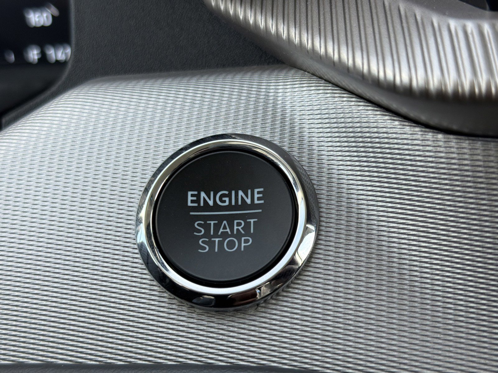 Used 2025 Ford Explorer Active image 28