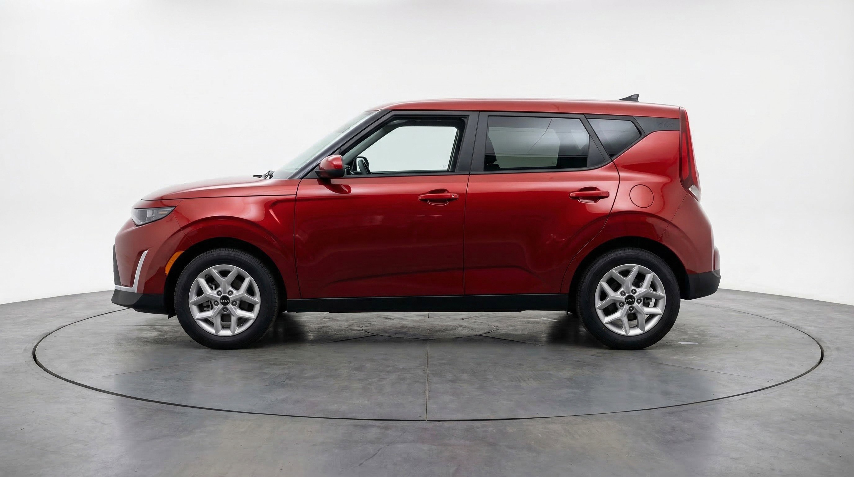 Used 2025 Kia Soul LX w/ LX Technology Package image 5