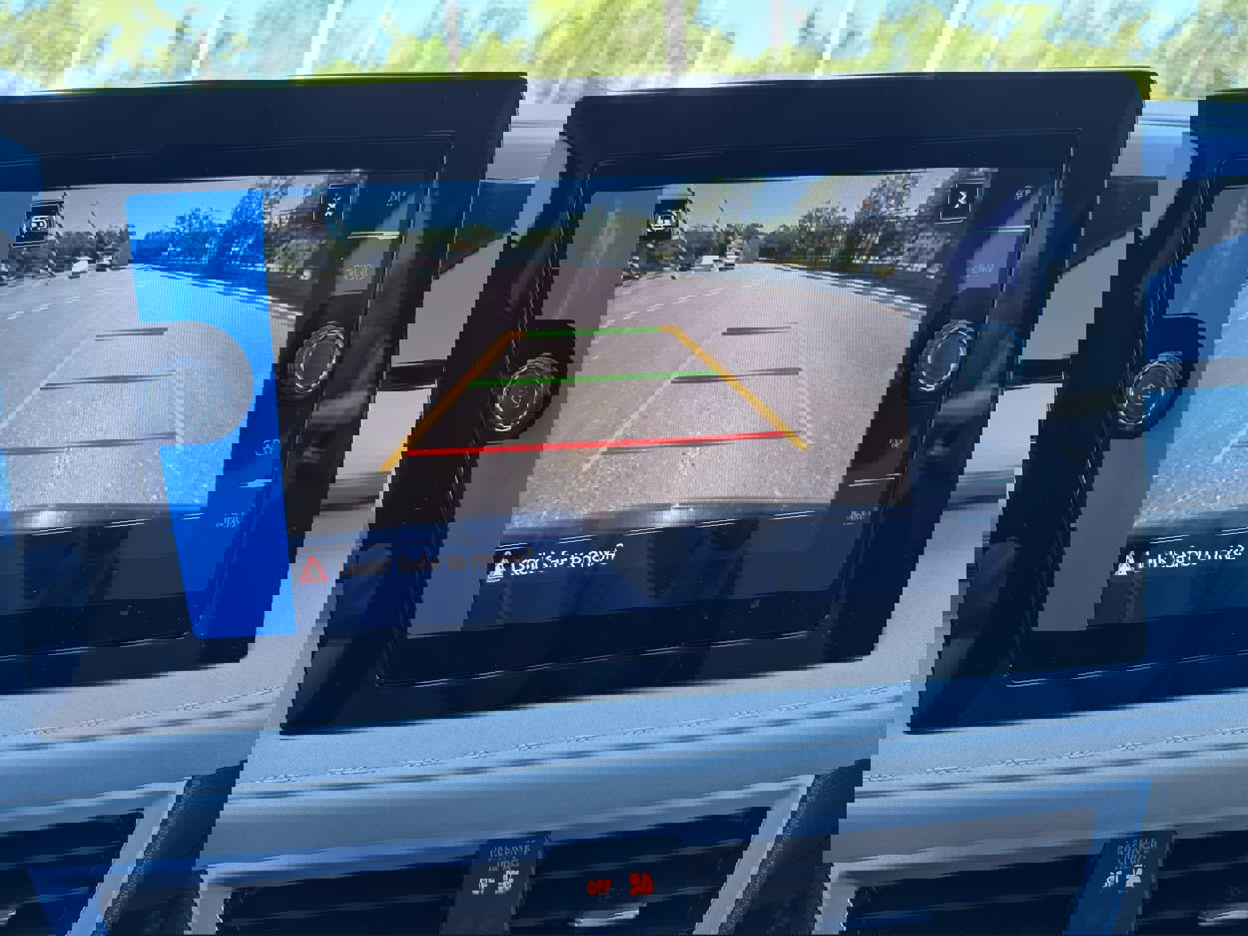 New 2025 Volkswagen Taos SE image 20