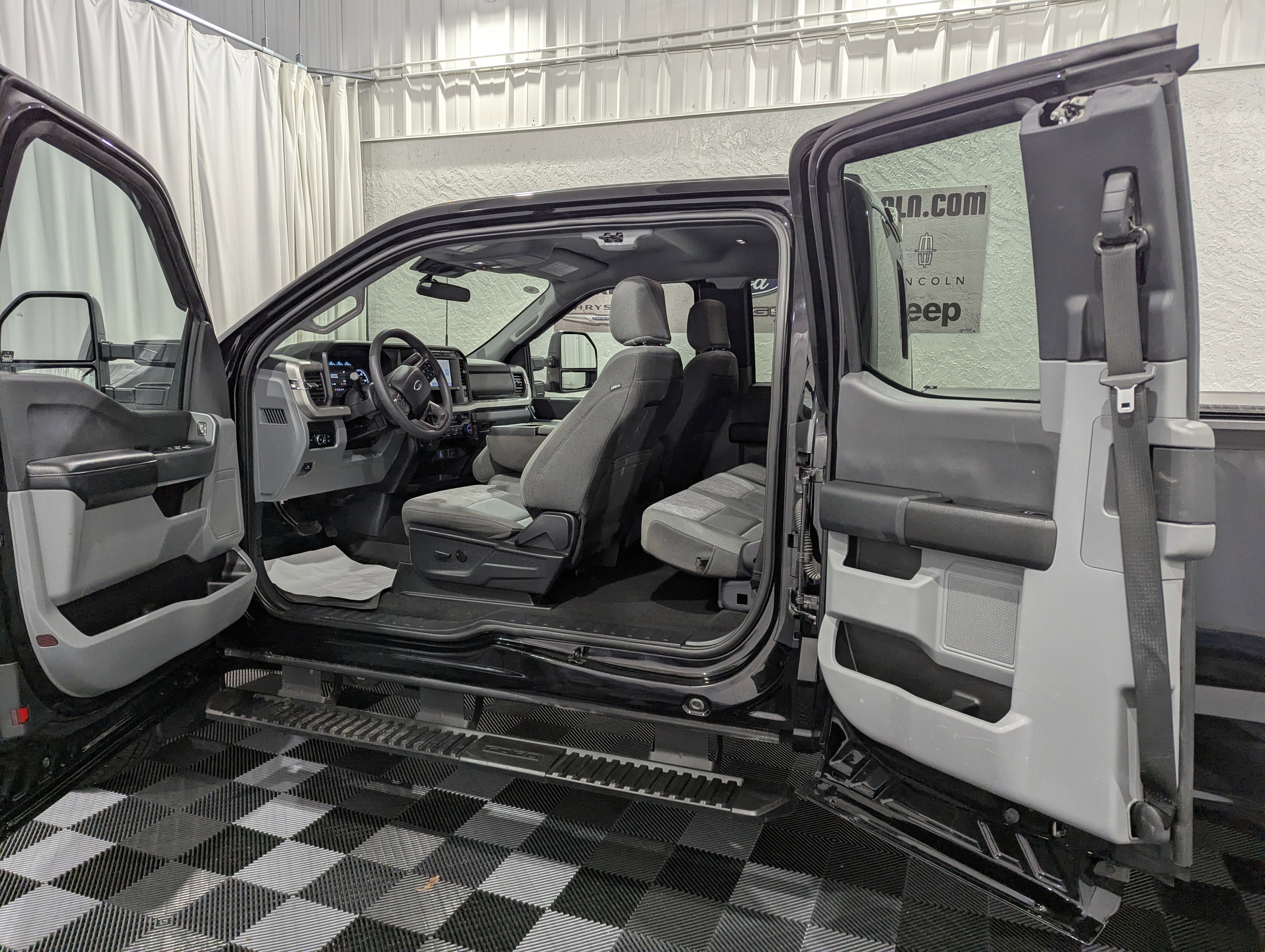 Used 2024 Ford F350 XLT AWD/4WD image 14