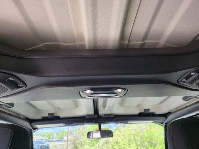 Used 2020 Jeep Wrangler Unlimited Sahara image 30