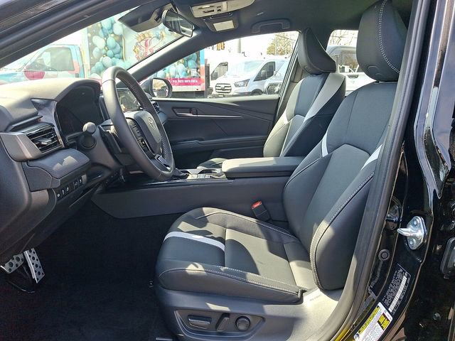 Used 2026 Toyota Camry SE FWD image 15