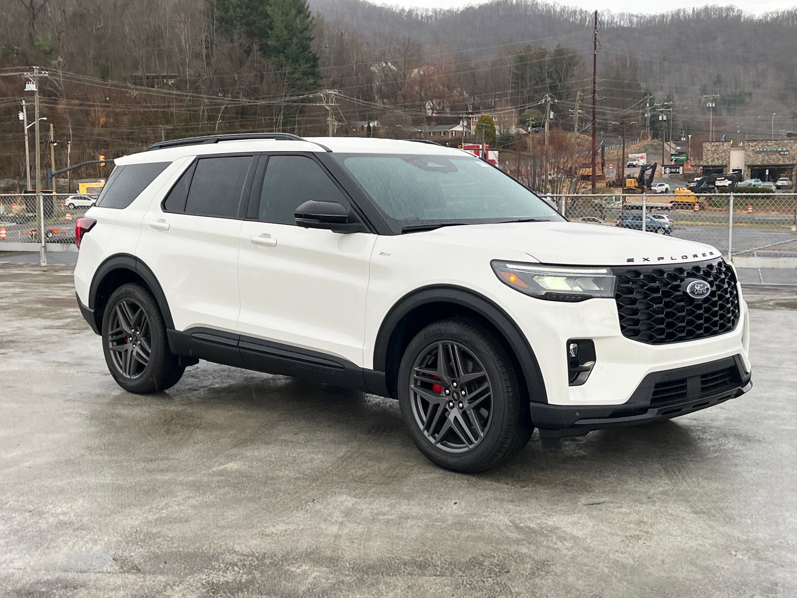 New 2026 Ford Explorer ST-Line w/ ST-Line Street Pack AWD/4WD image 1